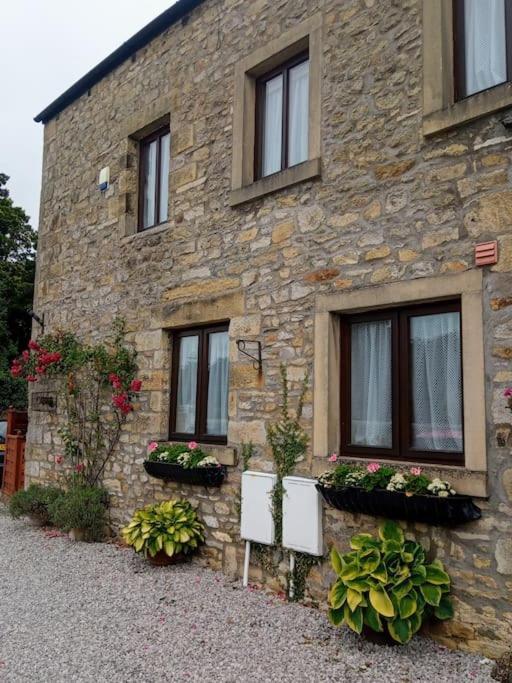 Charming, Wonderfully Cosy One Bedroom Apartment Giggleswick Exterior foto